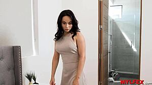 Mommy Turns Horny While Cleaning Room With Rough Riding