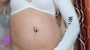 rica blanca trans jerks off cock