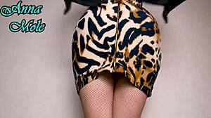 Anna mole bounces her booty in fishnets and stockings