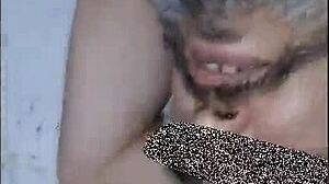 La primera 007 appears as an amateur video with a unique first-time theme and simple setup