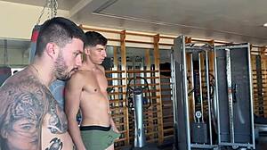 doble penetraci�n a andrea lux en el gimnasio