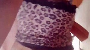 mia moglie ama pulire in mutandine per poi farsi scopare