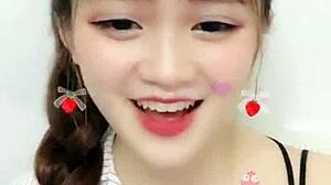 WOW! Sexy Asian Korean Girl CUTE Livestream On Uplive!