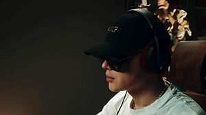 Bizarrap performs with teen 18+ fans in a lively show