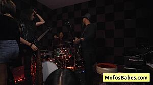 i get seduced for blowjob by busty brunette teen nia bleu