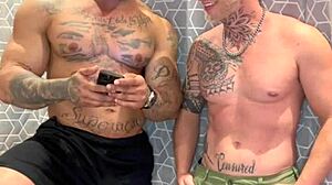 Oh, roommate gives ass to keep secret!