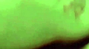 Que rico que juego con mi dildo cuando me quedo sola en casa