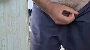 그가 부엌에서 나랑 섹스 못 참아