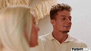 Tushy anal pazze fighe Sophie Weber e Hot Pearl in foursome intenso!