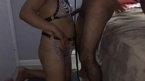 roxy the helper sucking that tool roxy la asistente mamando herramienta