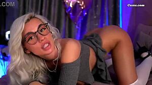 Can Sophie Meave Enjoy Her Huge Dildo On Webcam?