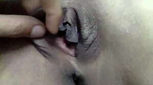 Morning sex with girlfriend ends in creampie.