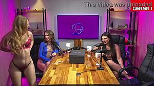 Loira safada goza com vibrador na buceta