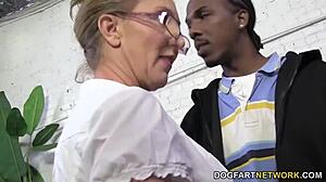 hot cougar jenna covelli meets two guys