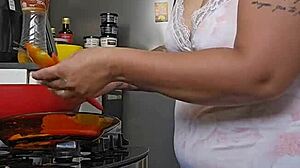 Pregnant woman shows off her big ass