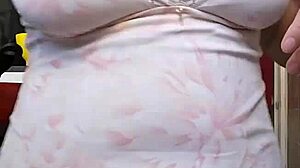 Pregnant woman shows off her big ass