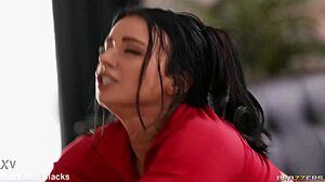 Payton Preslee dives into biker's pussy on seat