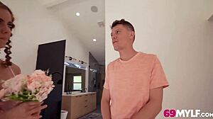 milf jessie rogers adjusts her new year reality plans