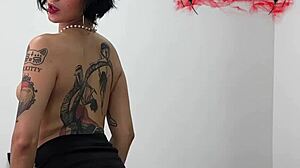 Clasic Girl Blowjob And Take Dildo