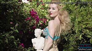 can hard body milf miranda strip outdoor?