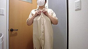 a married woman feels pleasure from standing masturbation?