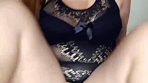 Exhibitionist flashes pussy while searching for leandro and masturbates for him