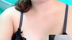 Em appears live on Bigo with notable features on display.