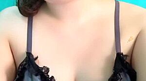 Em appears live on Bigo with notable features on display.