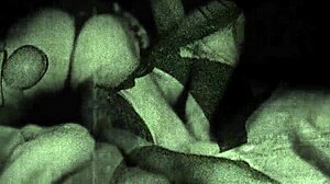 Liten tjej lurar gammal lärare till otrohetsknull