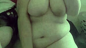 Sri Lankan BBW slut Kandy Kane gives blowjob