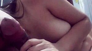 Mi Novia Le Encanta Chuparmela!