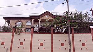 Herečka Baltazar z Guineje v reality show sdílí porno s novinářem hlubokým mikrofonem a čurákem v bareback análním creampie