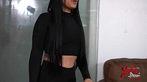 pelinegra cachonda pasa casting porno y se mete un gran pene