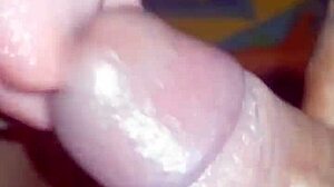 Big Ass Latina Babe Gives Tremendous Blowjob