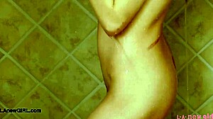 Stunning golden-haired model took a shower 😊