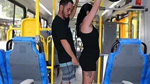 Morena Tateando No �nibus