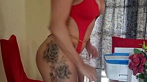 Athletic Milf Waits for Christmas Delivery in Fitness Interview