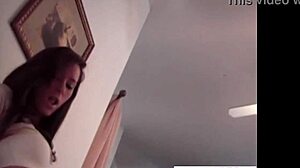 sweet brookeskye rubbin her tight pussy while fingering