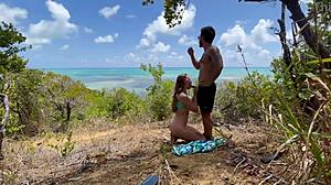 sexo anal ao ar livre em praia nordestina