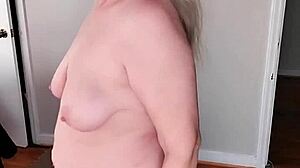 BBW SHOWS OFF BIG TITS AND ASS IN MORNING NAKED YOGA