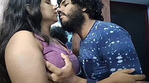 भाभी की टाइट साड़ी पर देवर की नजर, जोरदार पounding चुदाई!