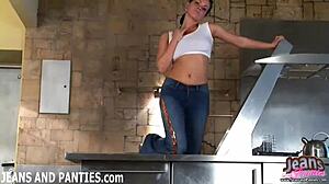 Skinny jeans tease petite 18+ babe in amateur scene