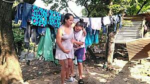 Suggestive le doy su buena follada a la embarazada para calmarle la calentura le encanta sentir mi lengua en su coño húmedo