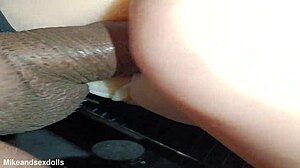 trailer sexo anal intenso con candy en traje de baño.