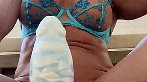 yes it fits and feels so good in my pussy