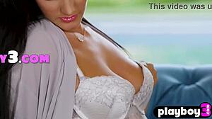 ashleigh hannah shows off big natural tits