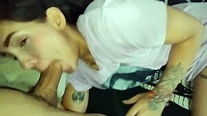 sorprendo a mi hermanastra con mi polla en su boca porno en espanol