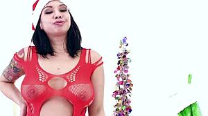 Kimmy lee unwraps huge christmas cock for deepthroat and swallow