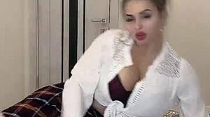 Neighbor With Natural Tits Visits Your Room!