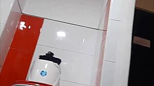 Esposa infiel amateur nora milf enga�a al esposo y es follada en la ducha de un hotel por el enorme semental andy z 94 que conoci� en la estaci�n del metro - rica mamada profunda descuidada